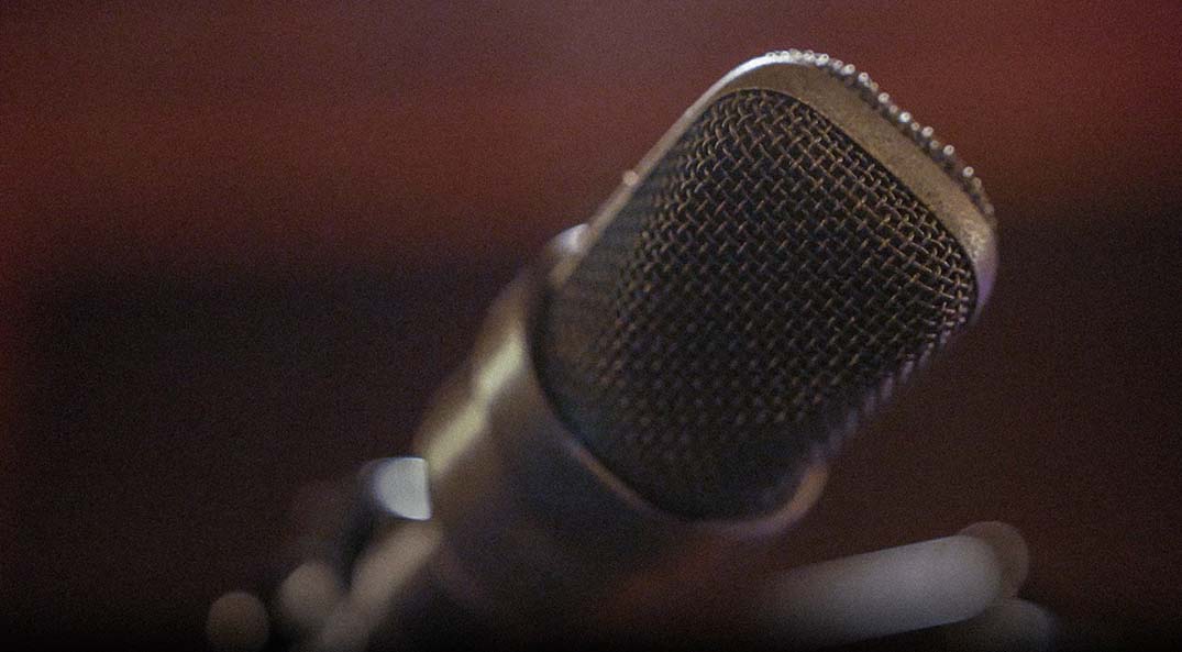 Band tracking live in the room